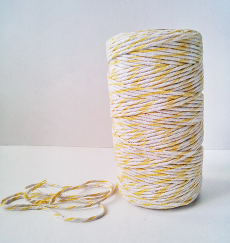 Bawełniany, melanżowy sznurek. Biały z żółtym - Fabrika Decoru